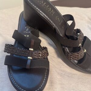 Italian Shoemakers Women's Brown Wedge Sandals. sz 9